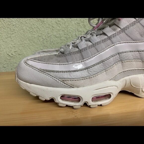 RARE 🚀 Nike Womens Air Max 95 SE AQ4138-002 Gray Running Shoes Sneakers Size 10 - Picture 7 of 11
